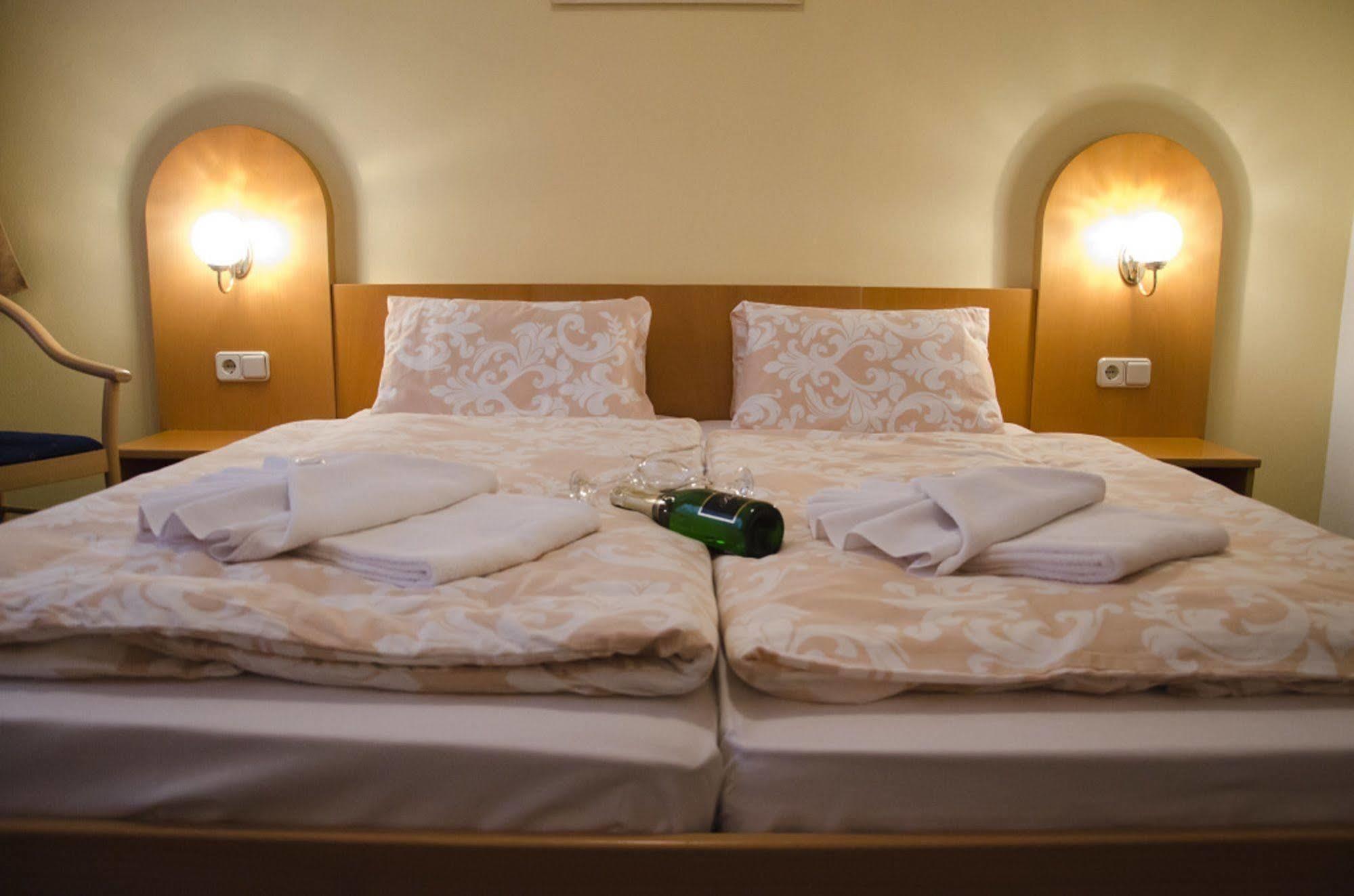 Hotel Zatisi Frantiskovy Lazne Ngoại thất bức ảnh